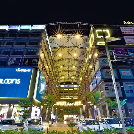 Fabhotel Parkland A Ahmedabad Exterior photo