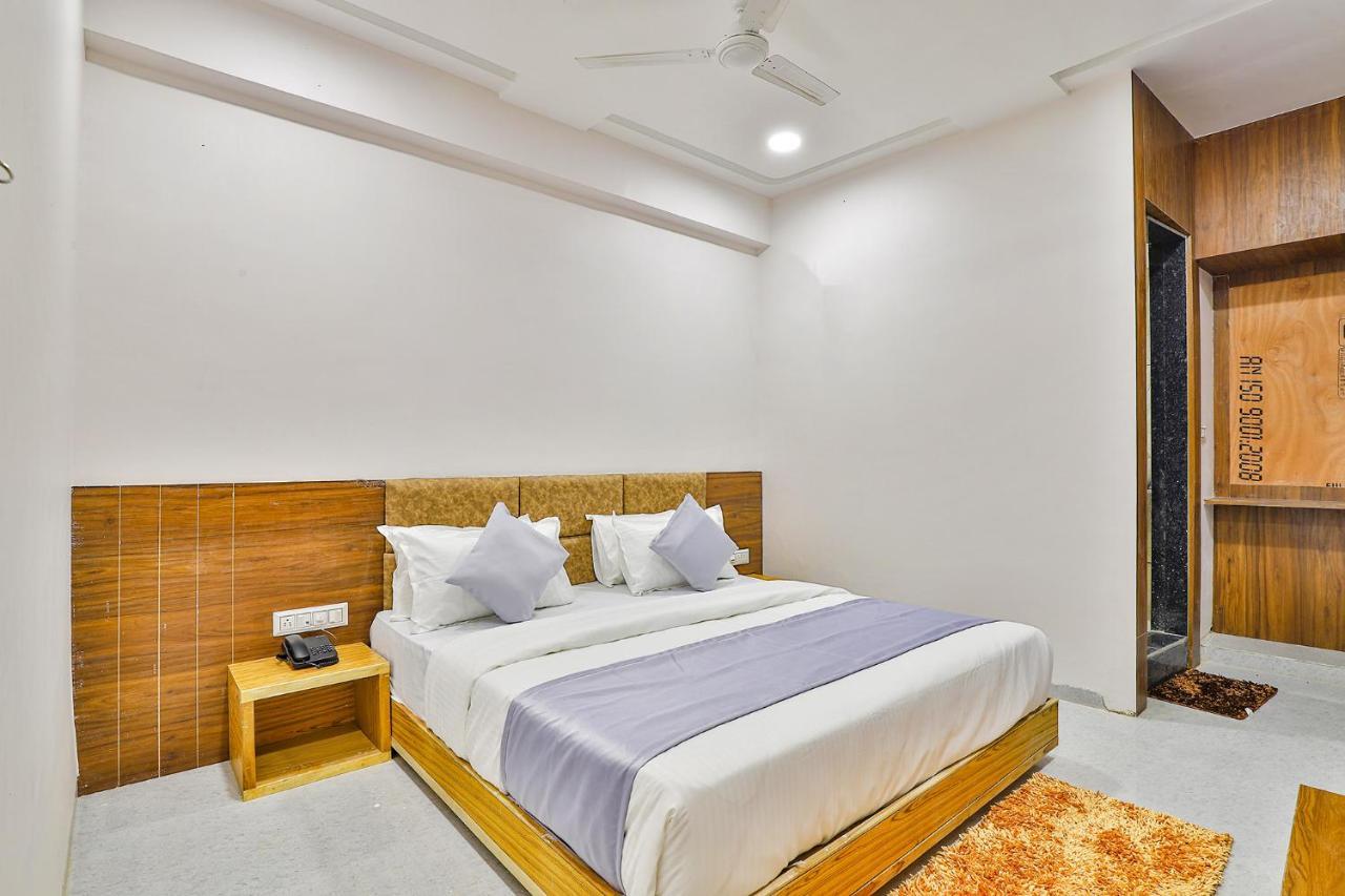 Fabhotel Parkland A Ahmedabad Exterior photo